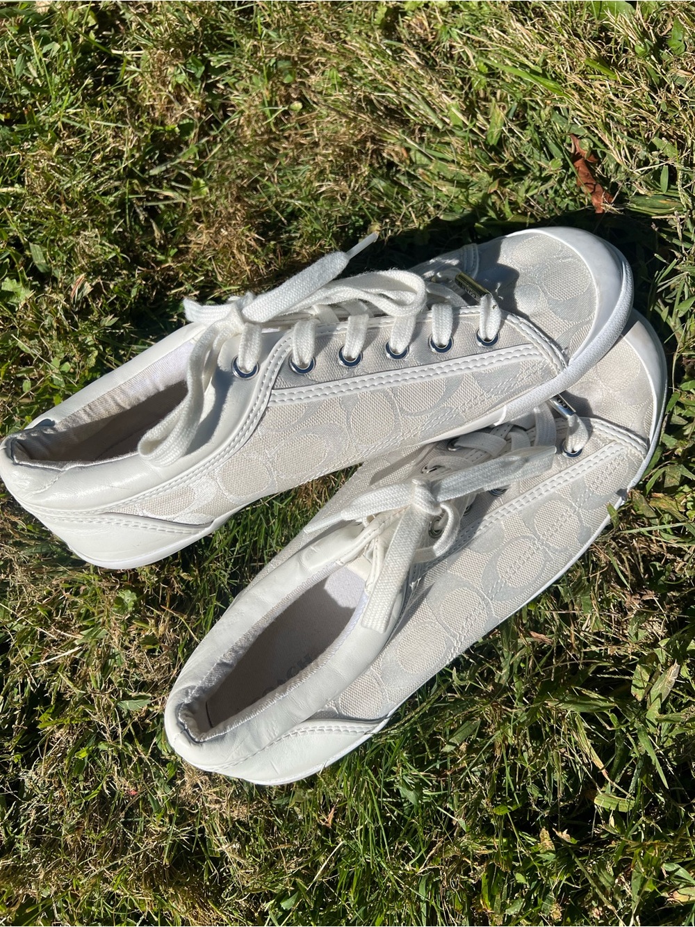 Coach Women's Off-White Signature Lace-Up Sneakers